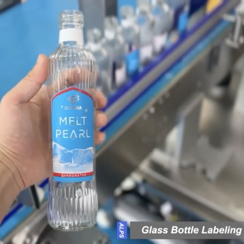 Types of Bottle Labeling Machines and Their Applications
